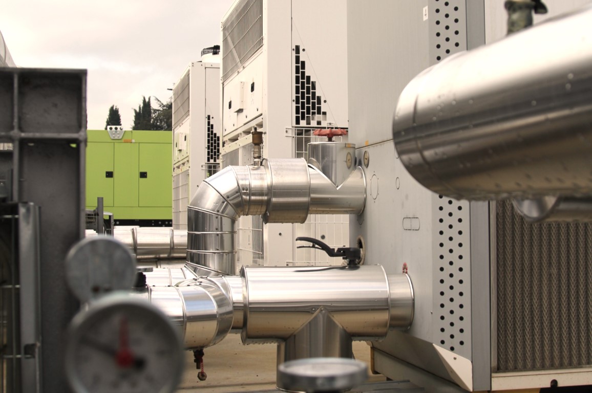 INDUSTRIALE IMPIANTI REFRIGERANTI IDRONICI E AD ESPANSIONE DIRETTA 1